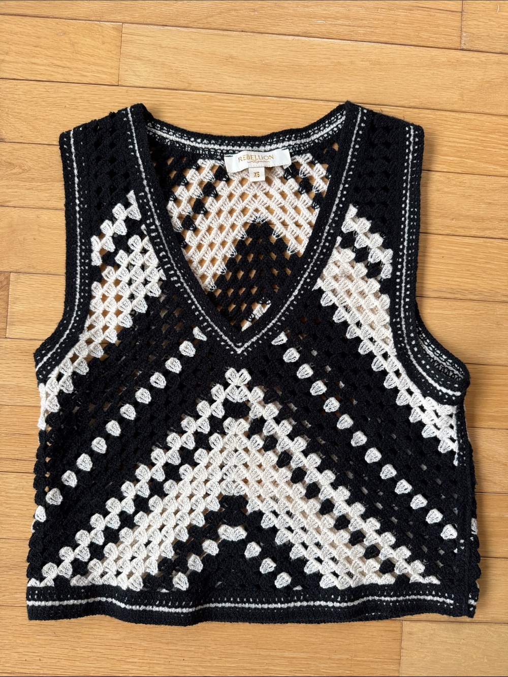 Rebellion black & white crochet sweater vest/tank top - XS